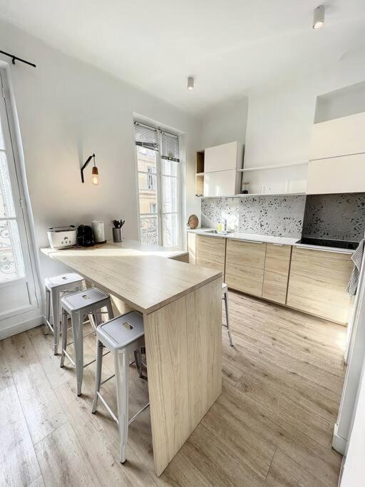Place - Appartement Lumineux Au Coeur De La Joliette Марсель Экстерьер фото